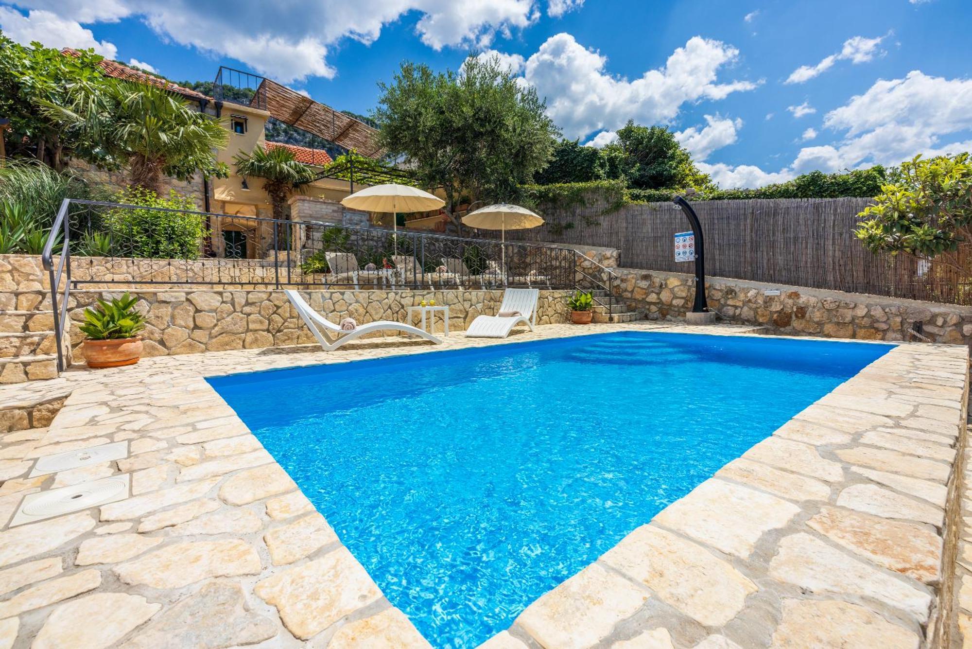 Villa Cocoon - Vacation Home With Heated Pool & Garden ブリビル エクステリア 写真