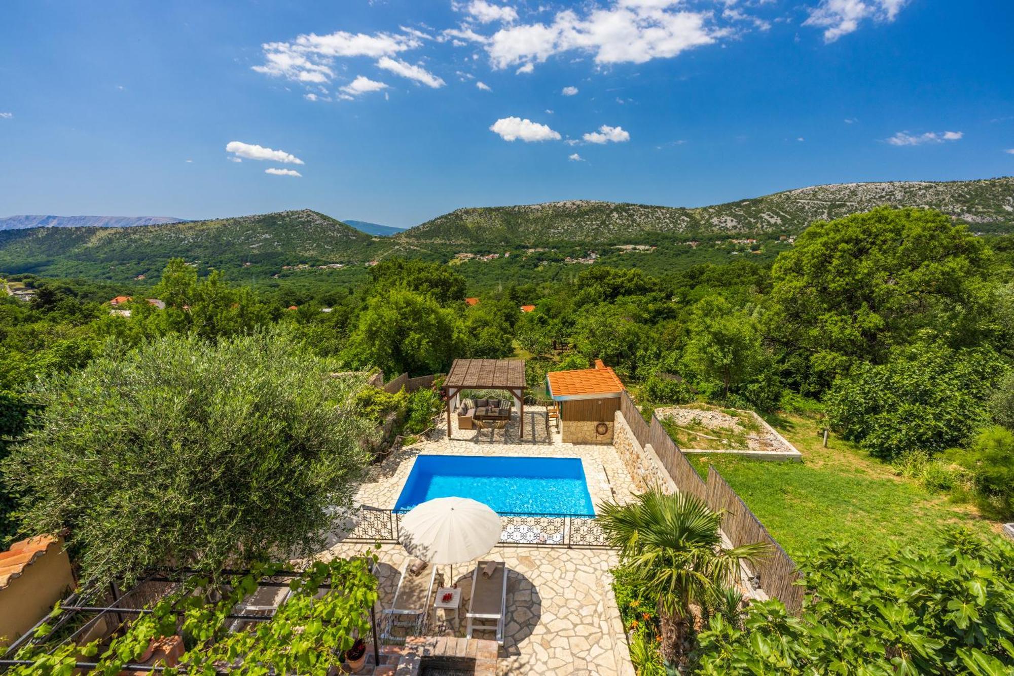 Villa Cocoon - Vacation Home With Heated Pool & Garden ブリビル エクステリア 写真