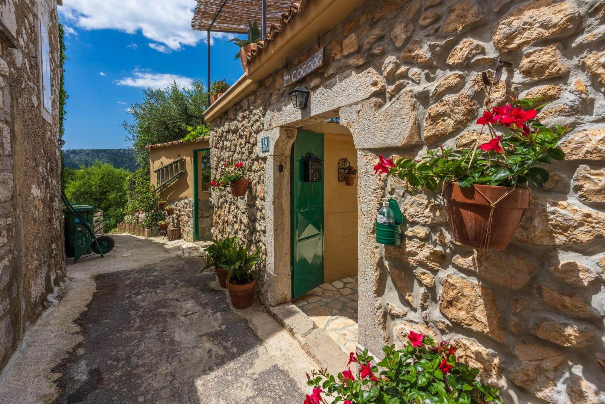 Villa Cocoon - Vacation Home With Heated Pool & Garden ブリビル エクステリア 写真